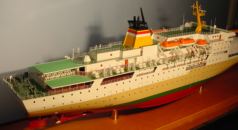 ファイバーグラス製貨客船 船舶模型会社 展示用模型　製作専門会社 ウッドマンクラブ