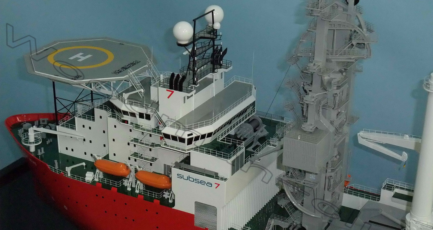 SUBSEA7号 海洋調査船「BIBBY AQUAMARINE」ファイバーグラス製超精密艦船模型完成品 　展示用模型台座付き