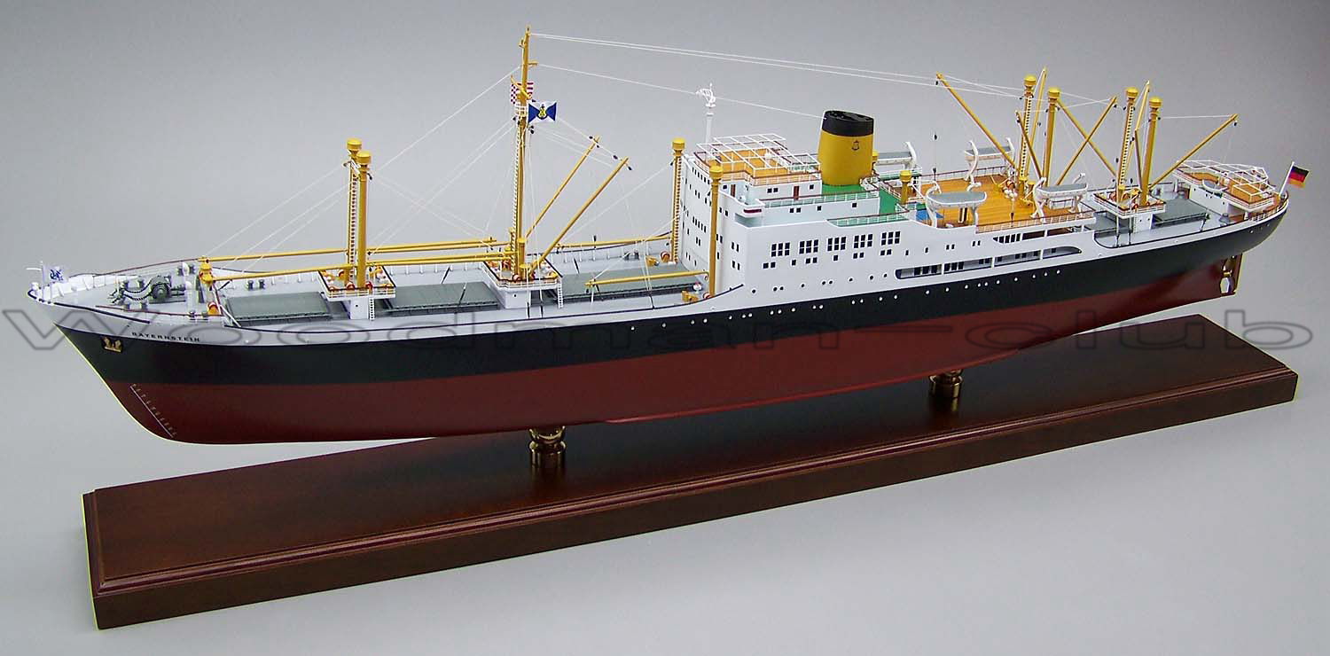貨客船BAYERNSTEIN号 大型ファイバーグラス製 1/350、1/200、1/144 超精密貨客船モデル 台座付き 完成品台座付き