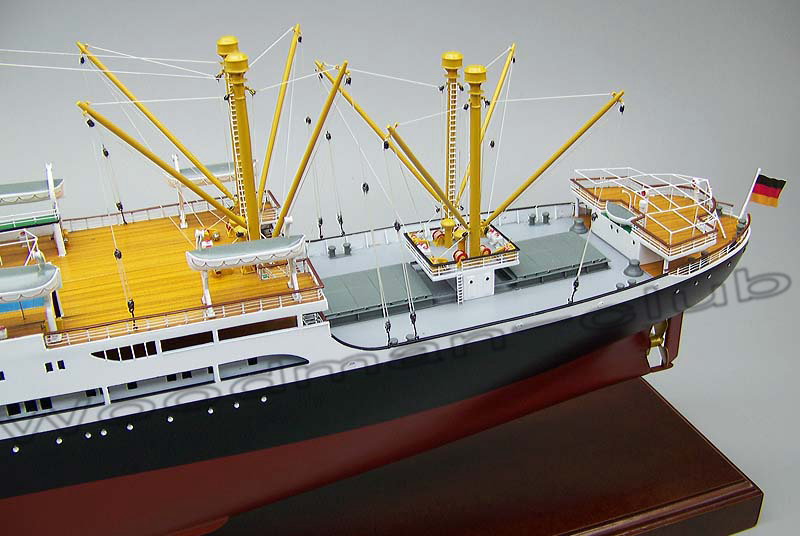 ドイツ貨客船 BAYERNSTEIN号 精密模型 ハンドメイド木製模型 展示模型 モデルシップ 精密船舶模型製作会社 ウッドマンクラブ