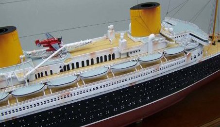 ブレーメンー精密木製模型完成品(BREMEN> 船舶模型会社 展示用模型　製作専門会社 ウッドマンクラブ