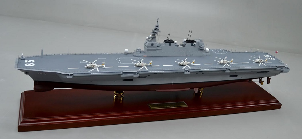 海上自衛隊いずも型護衛艦 DDH-181 いずも（ヘリコプター搭載護衛艦）木製ハンドメイド超精密艦船模型完成品