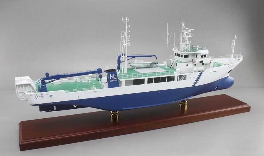 海底ケーブル敷設船、精密船舶模型 塗装済完成品、木製ハンドメイド船舶模型 ウッドマンクラブ