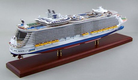 オアシス オブ ザ シーズ Oasis of the Seas 精密模型完成品 1/350、1/200、1/144 大型木製ハンドメイド客船モデル 完成品台座付き