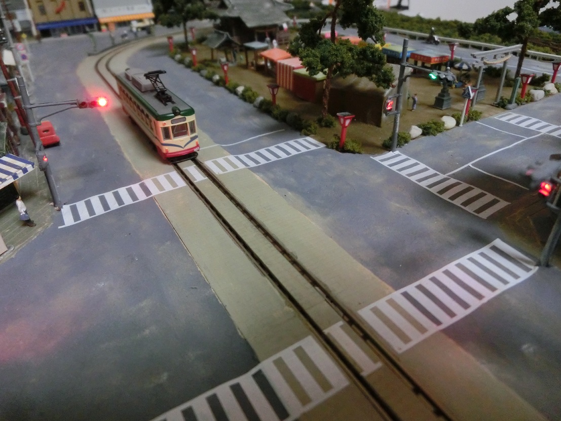 交通信号機連動２列車交互自動折り返し運転装置付路面電車向けNゲージレイアウト 鉄道模型