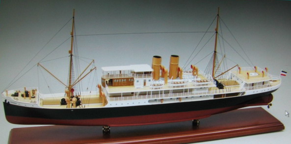 ドイツ貨客船精密模型完成品 ドイツ貨客船木製ハンドメイドモデル 完成品台座付き><br>
<br>
<img src=