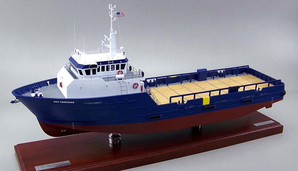 Romeo Papa LLC.M/V Dry Tortugas 小型作業船 木製ハンドメイド精密模型完成品 　展示用模型　台座付き