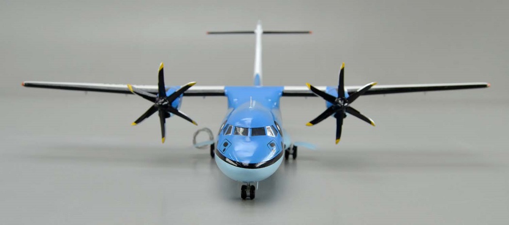 ATR42-600 天草エアライン 1/60 ターボプロッププロペラ旅客機精密模型完成品台座付 ウッドマンクラブ