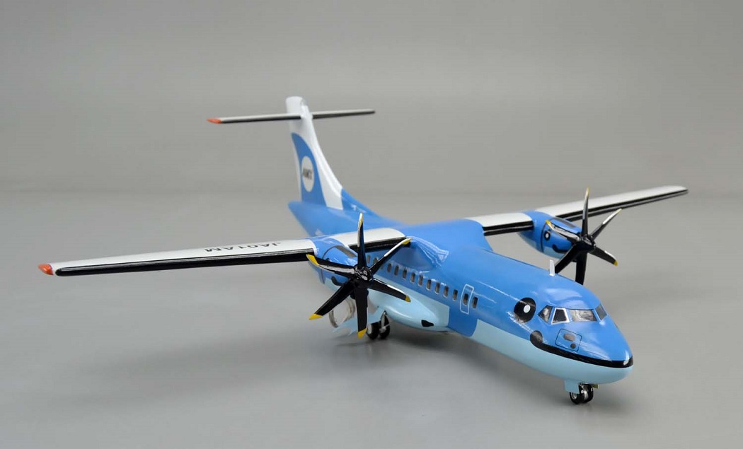 ATR42-600 天草エアライン 1/60 ターボプロッププロペラ旅客機精密模型完成品台座付 ウッドマンクラブ