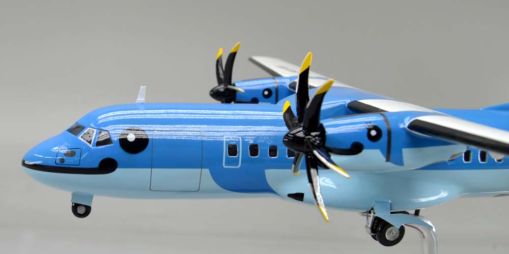 ATR42-600 天草エアライン 1/60 ターボプロッププロペラ旅客機精密模型完成品台座付 ウッドマンクラブ