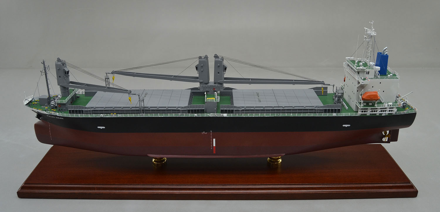 1/100 バラ積み貨物船「MV PULAU GALEN」木製精密模型台座付完成品 精密模型製作と販売専門店ウッドンマンクラブ