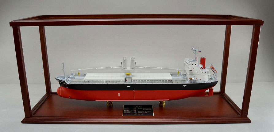 1/150「LAKAS(ルーカス)」バラ積み貨物運搬船精密模型 木製ハンドメイド精密模型 展示模型 モデルシップ 精密船舶模型製作会社 ウッドマンクラブ