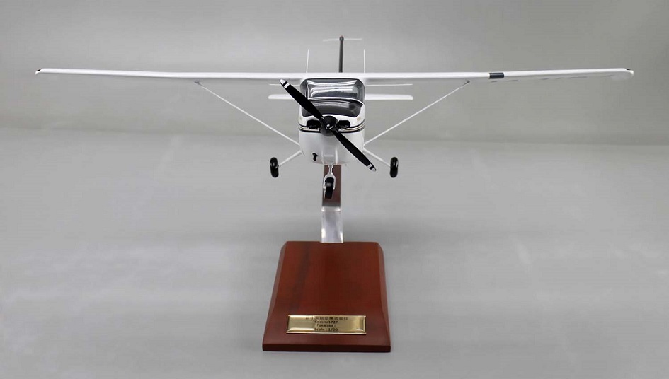 □セスナ172P CESSNA172P 小型プロペラ単発機精密模型完成品 展示用