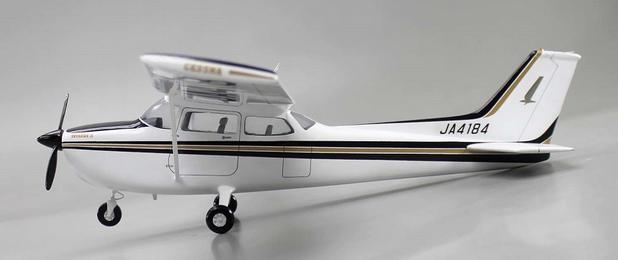 セスナ172P CESSNA172P 小型プロペラ単発機精密模型完成品 セスナ172P-コクピット=アクリル透明仕様,木製ハンドメイド、ウッドマンクラブ