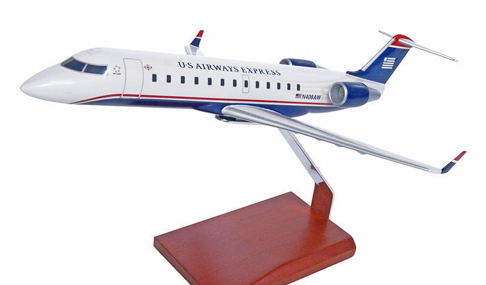 CRJ200 USエアウェイズ航空・Douglas-CRJ200 USエアウェイズ航空精密模型完成品台座付 ウッドマンクラブ