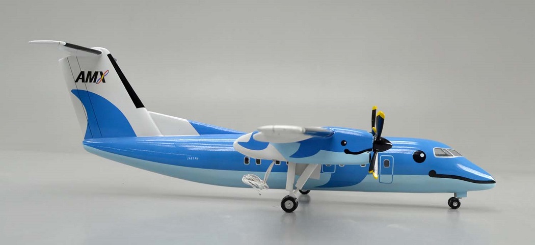 1/60 DHC DASH-8-103(天草エアライン塗装仕様) 小型プロペラ旅客機 精密模型完成品,ギアダウン、プロペラ回転　操縦席・客席窓=アクリル透明仕様 ハンドメイド木製ソリッドモデル、ウッドマンクラブ