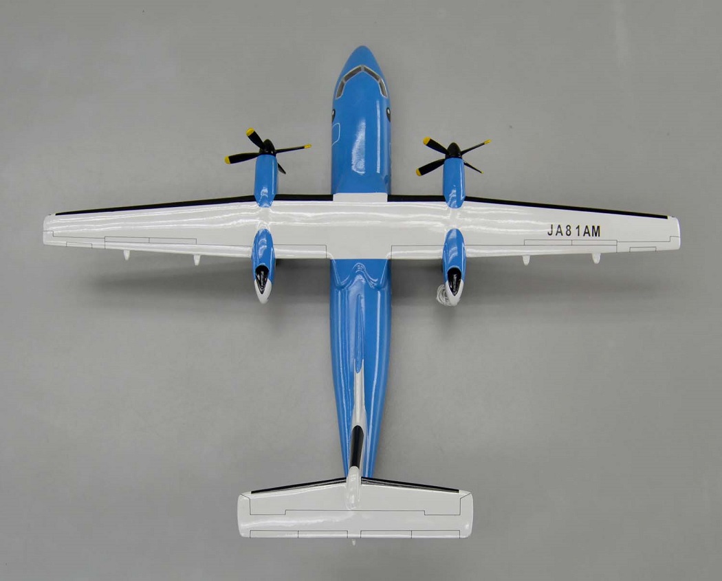 1/60 DHC DASH-8-103(天草エアライン塗装仕様) 小型プロペラ旅客機 精密模型完成品,ギアダウン、プロペラ回転　操縦席・客席窓=アクリル透明仕様 ハンドメイド木製ソリッドモデル、ウッドマンクラブ