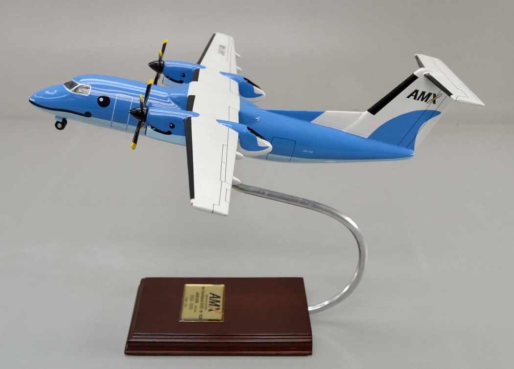 1/60 DHC DASH-8-103(天草エアライン塗装仕様) 小型プロペラ旅客機 精密模型完成品,ギアダウン、プロペラ回転　操縦席・客席窓=アクリル透明仕様 ハンドメイド木製ソリッドモデル、ウッドマンクラブ