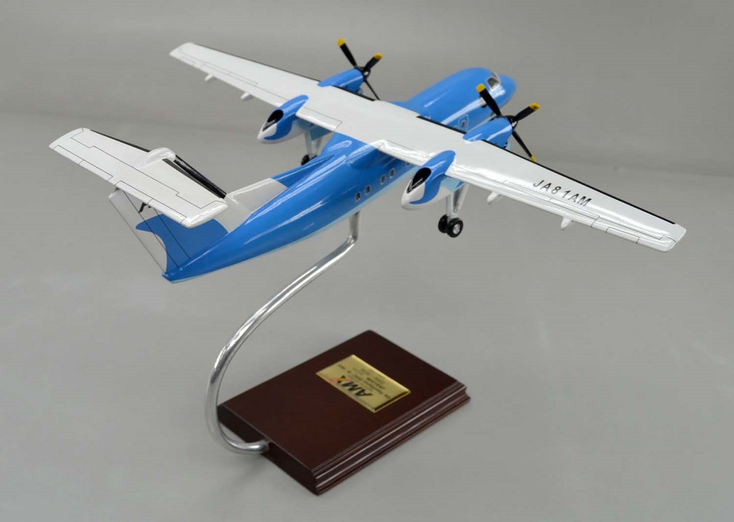 1/60 DHC DASH-8-103(天草エアライン塗装仕様) 小型プロペラ旅客機 精密模型完成品,ギアダウン、プロペラ回転　操縦席・客席窓=アクリル透明仕様 ハンドメイド木製ソリッドモデル、ウッドマンクラブ