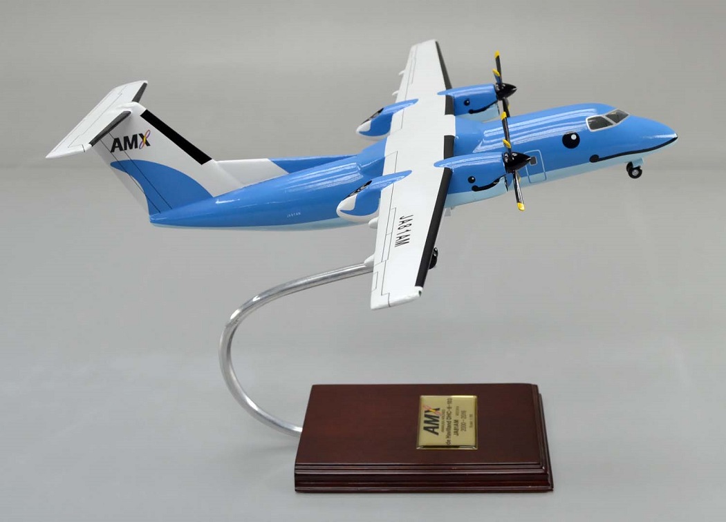 1/60 DHC DASH-8-103(天草エアライン塗装仕様) 小型プロペラ旅客機 精密模型完成品,ギアダウン、プロペラ回転　操縦席・客席窓=アクリル透明仕様 ハンドメイド木製ソリッドモデル、ウッドマンクラブ