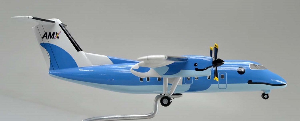 1/60 DHC DASH-8-103(天草エアライン塗装仕様) 小型プロペラ旅客機 精密模型完成品,ギアダウン、プロペラ回転　操縦席・客席窓=アクリル透明仕様 ハンドメイド木製ソリッドモデル、ウッドマンクラブ