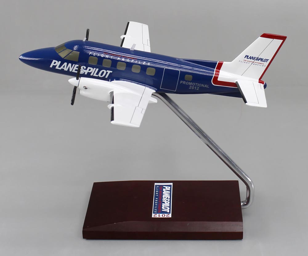 エムブラエル110バンデランテ Embraer EMB 110 Bandeirante 小型プロペラ旅客機 精密模型完成品 ,ハンドメイド木製ソリッドモデル、ウッドマンクラブ