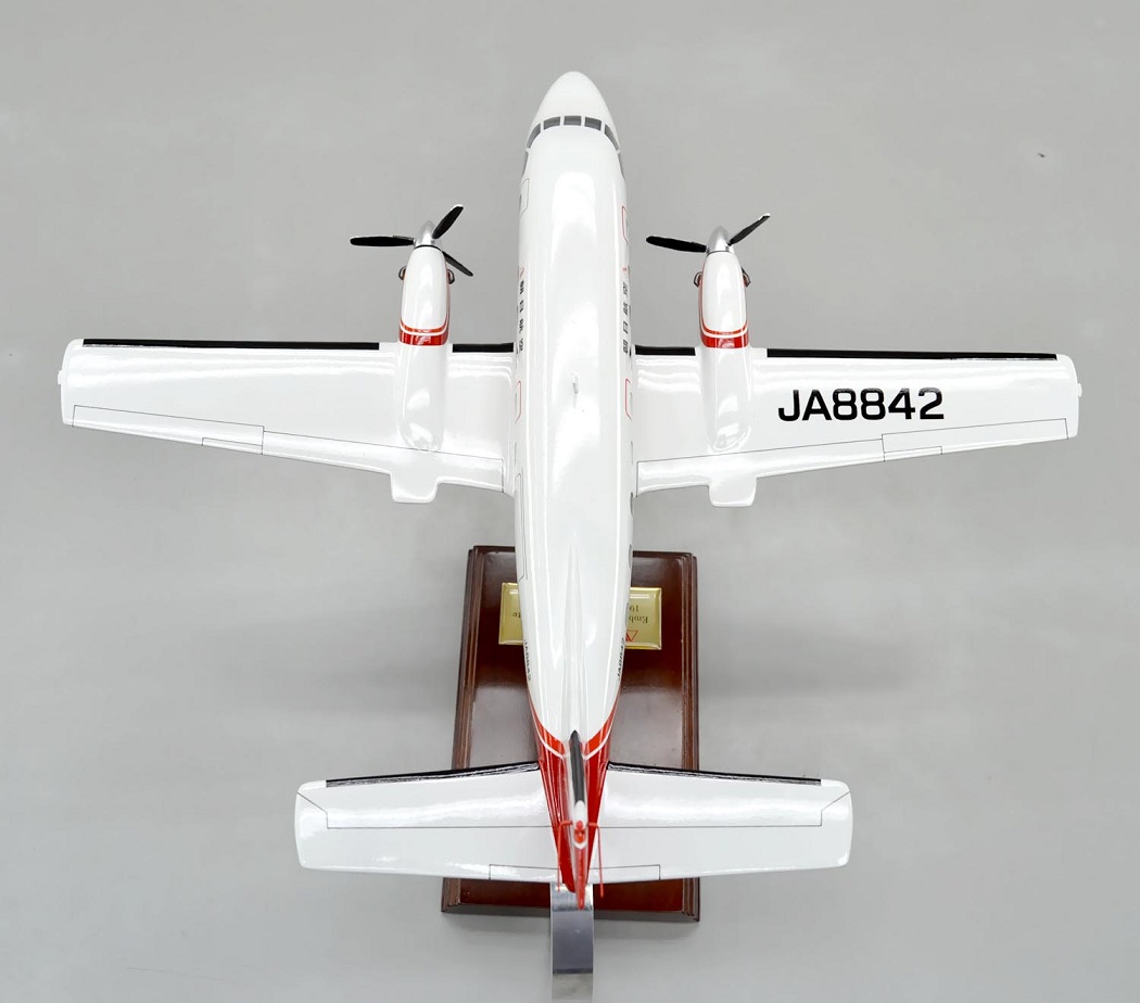 エンブラエルEMB110バンデランテ（Embraer EMB 110 Bandeirante）小型プロペラ旅客機 精密模型完成品,ギアダウン、プロペラ回転　操縦席・客席窓=アクリル透明仕様 ハンドメイド木製ソリッドモデル、ウッドマンクラブ