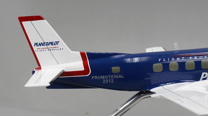 エムブラエル110バンデランテ Embraer EMB 110 Bandeirante 小型プロペラ旅客機 精密模型完成品 ,ハンドメイド木製ソリッドモデル、ウッドマンクラブ
