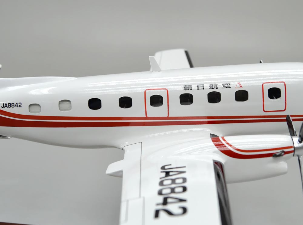 エンブラエルEMB110バンデランテ(Embraer EMB 110 Bandeirante)小型プロペラ旅客機 精密模型完成品,ギアダウン、プロペラ回転 操縦席・客席窓=アクリル透明仕様 ハンドメイド木製ソリッドモデル、ウッドマンクラブ