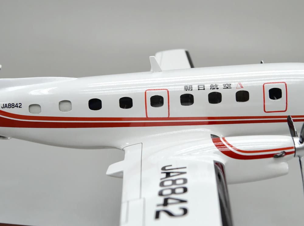 エンブラエルEMB110バンデランテ（Embraer EMB 110 Bandeirante）小型プロペラ旅客機 精密模型完成品,ギアダウン、プロペラ回転　操縦席・客席窓=アクリル透明仕様 ハンドメイド木製ソリッドモデル、ウッドマンクラブ