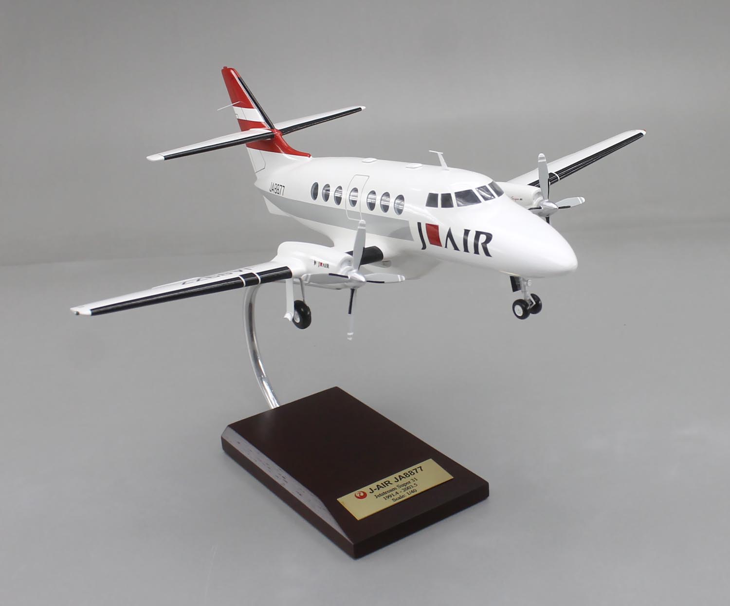 BAe JETSTREAM 31 ジェットストリーム31 小型プロペラ旅客機 精密模型完成品,ギアダウン、プロペラ回転　操縦席・客席窓=アクリル透明仕様 ハンドメイド木製ソリッドモデル、ウッドマンクラブ