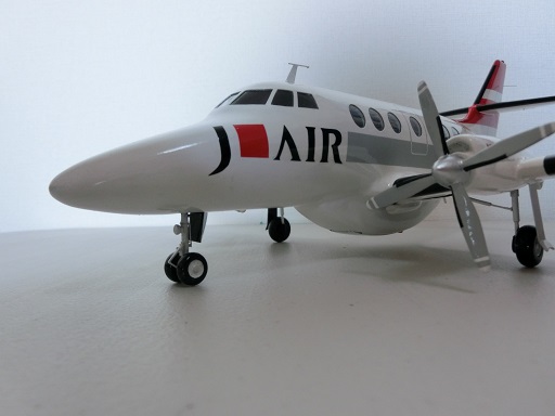 BAe JETSTREAM 31 ジェットストリーム31 小型プロペラ旅客機 精密模型完成品,ギアダウン、プロペラ回転　操縦席・客席窓=アクリル透明仕様 ハンドメイド木製ソリッドモデル、ウッドマンクラブ