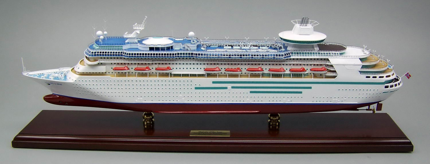 マジェスティ オブ ザ シーズ Majesty of the Seas 精密模型完成品 1/350、1/200、1/144 大型木製ハンドメイド客船モデル 完成品台座付き