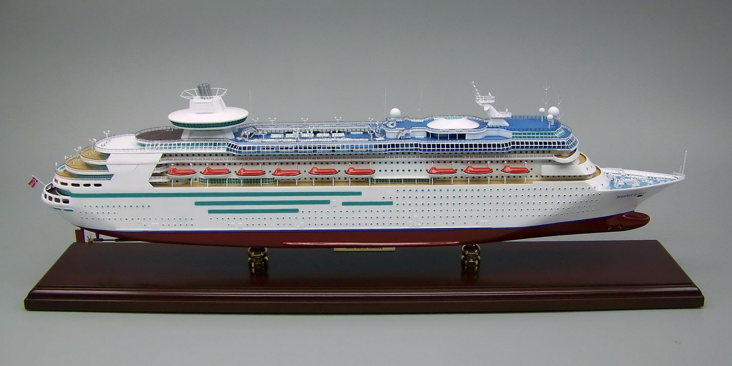 マジェスティ オブ ザ シーズ Majesty of the Seas 精密模型完成品 1/350、1/200、1/144 大型木製ハンドメイド客船モデル 完成品台座付き