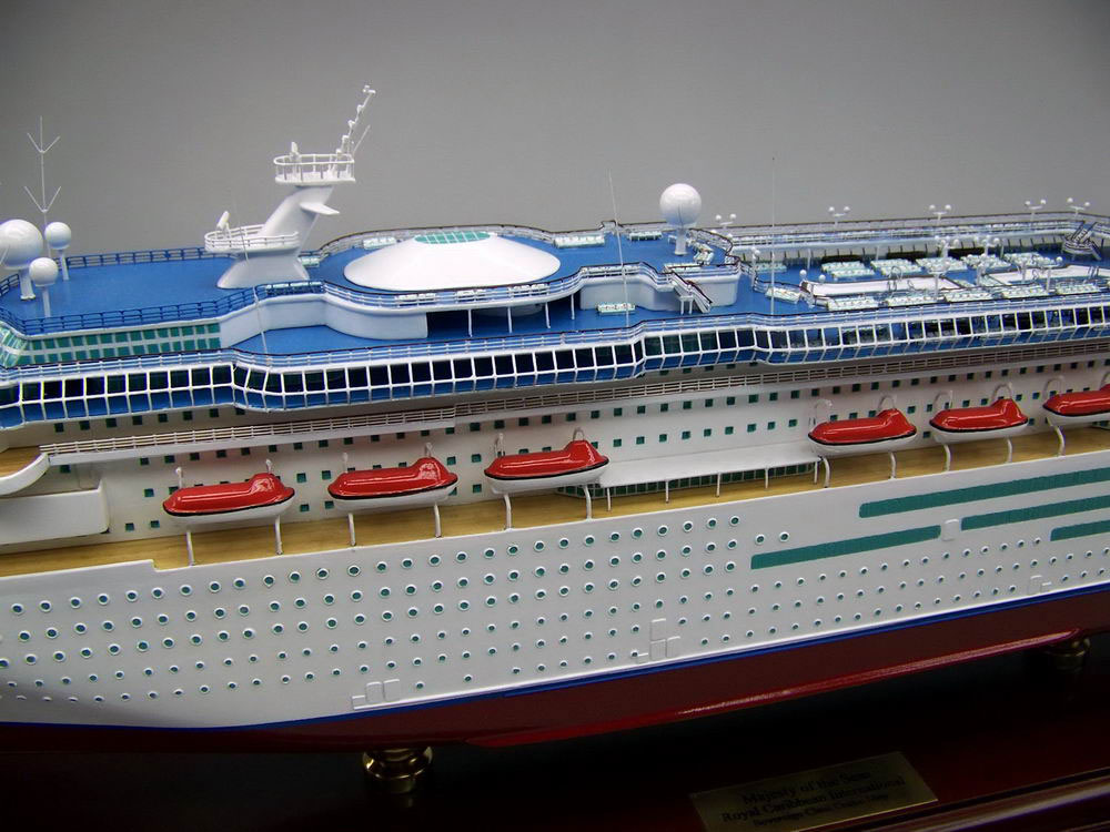 マジェスティ オブ ザ シーズ Majesty of the Seas 精密模型完成品 1/350、1/200、1/144 大型木製ハンドメイド客船モデル 完成品台座付き