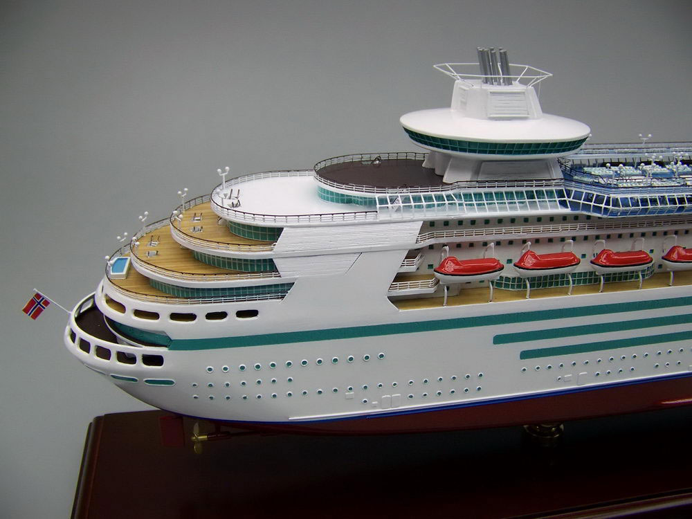 マジェスティ オブ ザ シーズ Majesty of the Seas 精密模型完成品 1/350、1/200、1/144 大型木製ハンドメイド客船モデル 完成品台座付き