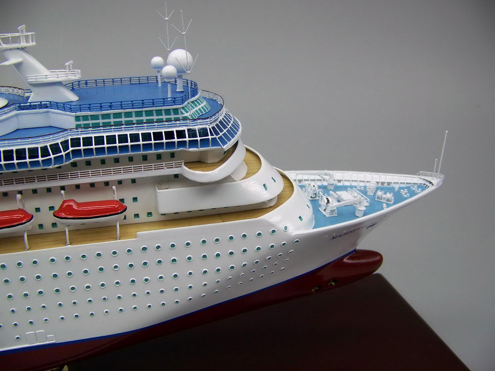 マジェスティ オブ ザ シーズ Majesty of the Seas 精密模型完成品 1/350、1/200、1/144 大型木製ハンドメイド客船モデル 完成品台座付き