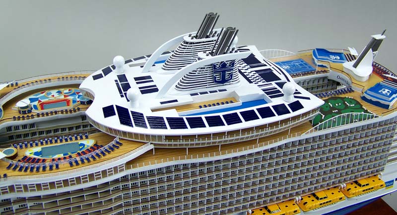 オアシス オブ ザ シーズ Oasis of the Seas 精密模型完成品 1/350、1/200、1/144 大型木製ハンドメイド客船モデル 完成品台座付きの製作と通販専門店 ウッドマンクラブ