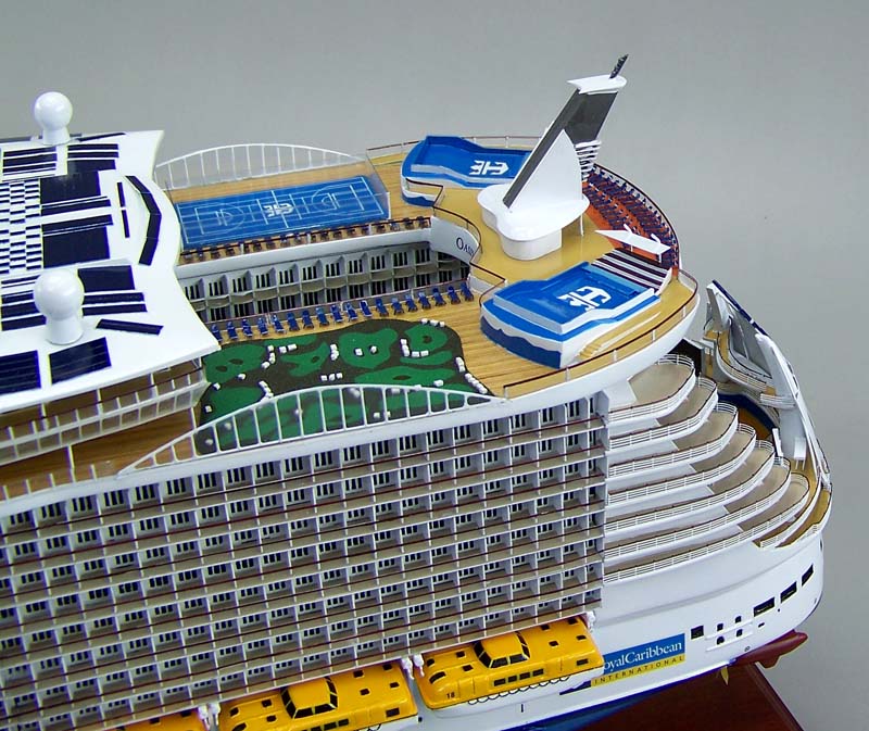 オアシス オブ ザ シーズ Oasis of the Seas 精密模型完成品 1/350、1/200、1/144 大型木製ハンドメイド客船モデル 完成品台座付きの製作と通販専門店 ウッドマンクラブ