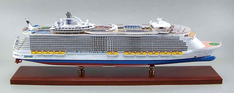 オアシス オブ ザ シーズ Oasis of the Seas 精密模型完成品 1/350、1/200、1/144 大型木製ハンドメイド客船モデル 完成品台座付きの製作と通販専門店 ウッドマンクラブ