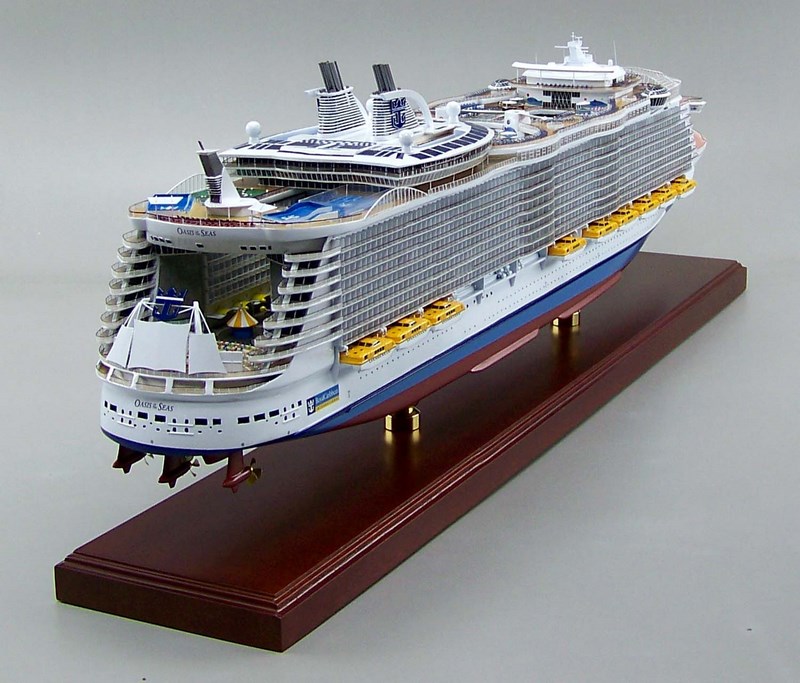 オアシス オブ ザ シーズ Oasis of the Seas 精密模型完成品 1/350、1/200、1/144 大型木製ハンドメイド客船モデル 完成品台座付きの製作と通販専門店 ウッドマンクラブ