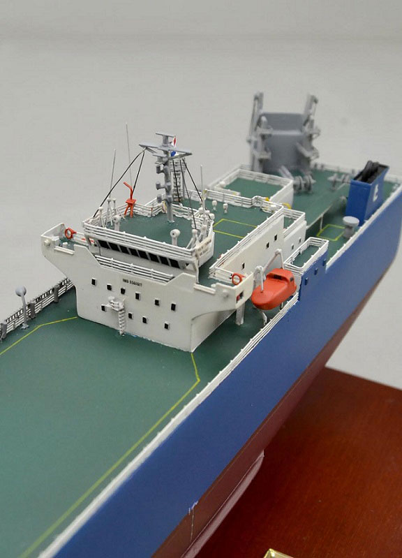 1/400 自動車運搬船 Roll-on/Roll-off Ship プラウ ティオマン(PULAU TIOMAN)  木製精密模型 モデルシップ制作,展示模型,製作専門店,精密船舶模型完成品,ウッドマンクラブ