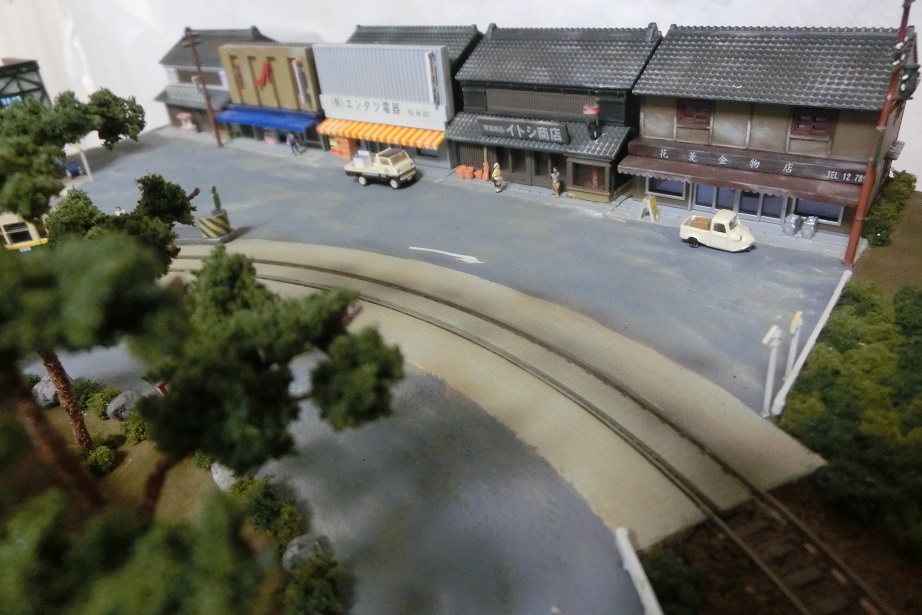 交通信号機連動２列車交互折り返し自動運転装置付Nゲージ鉄道模型レイアウト ウッドマンクラブ