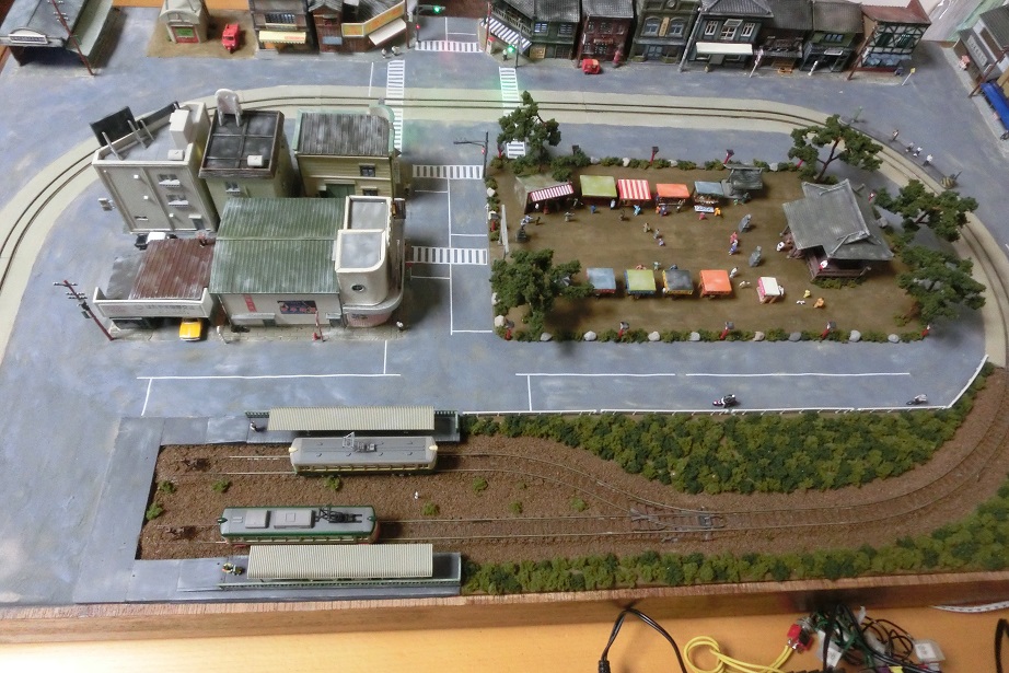 交通信号機連動２列車交互折り返し自動運転装置付Nゲージ鉄道模型レイアウト ウッドマンクラブ