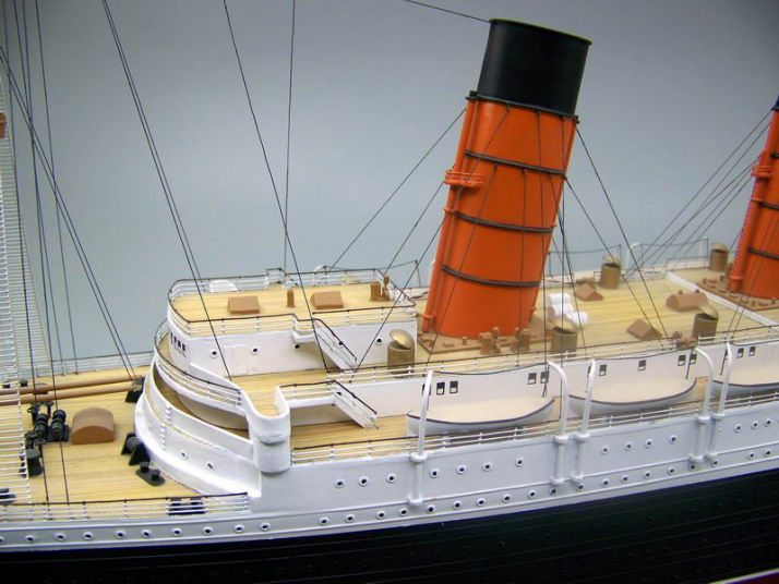 ルシタニア（LUSITANIA）精密模型完成品 木製ハンドメイド製作、精密模型製作・販売の専門店 ウッドマンクラブ