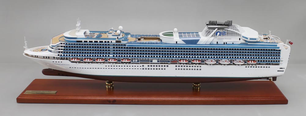 サファイアプリンセス(SAPPHIRE PRINCESS)超精密模型完成品 1/350、1/200、1/144 大型木製ハンドメイド客船モデル完成品台座付き ウッドアｍンクラブ