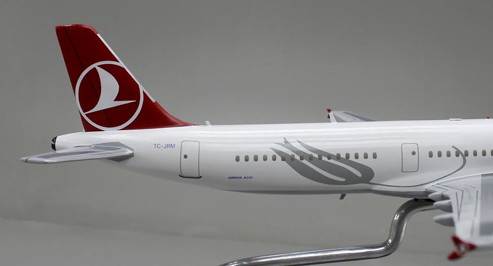 エアバスA321-200 トルコ航空塗装仕様 精密航空機模型完成品台座付 ウッドマンクラブ