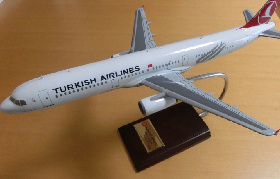 エアバスA321-200 トルコ航空塗装仕様 精密航空機模型完成品台座付 ウッドマンクラブ