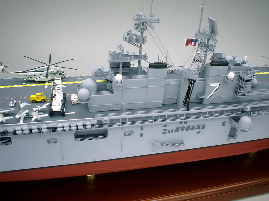 □イオー・ジマ,USS Iwo Jima,LHD-7精密模型完成品 アメリカ海軍,強襲