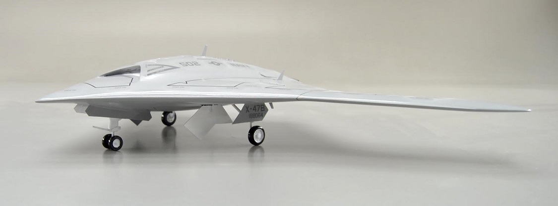 ノースロップグラマン X 47b ペガサス Northrop Grumman X 47b ステルス無人戦闘攻撃機 アメリカ海軍 ギアダウン仕様 全翼機 木製ソリッドモデル 1 48 1 72 1 100 Bx 47b精密模型製作と通販専門店 ウッドマンクラブ